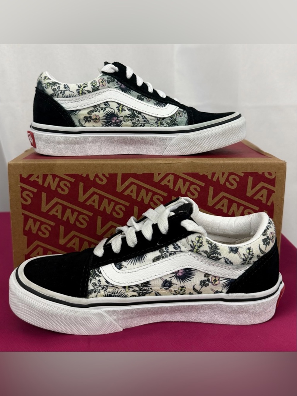 Vans Kids  Old Skool Floral Black and White Skate Shoes   US 12.5     Pre-Loved